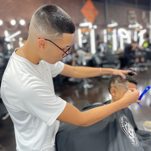 Meet your Posher, Carlos - Picture 1 of 1